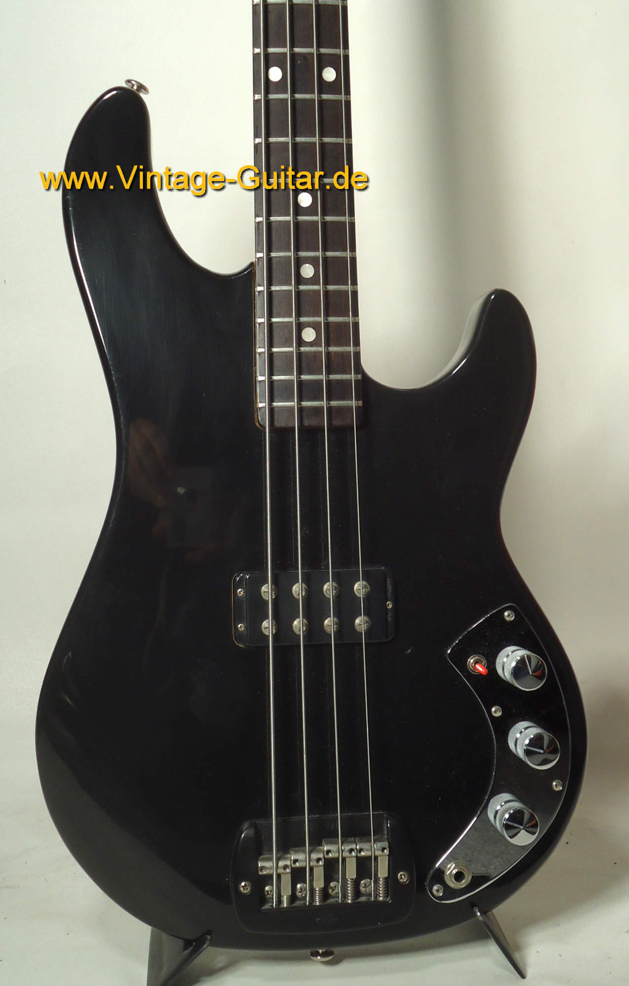 G&L L-1000 Bass b.jpg